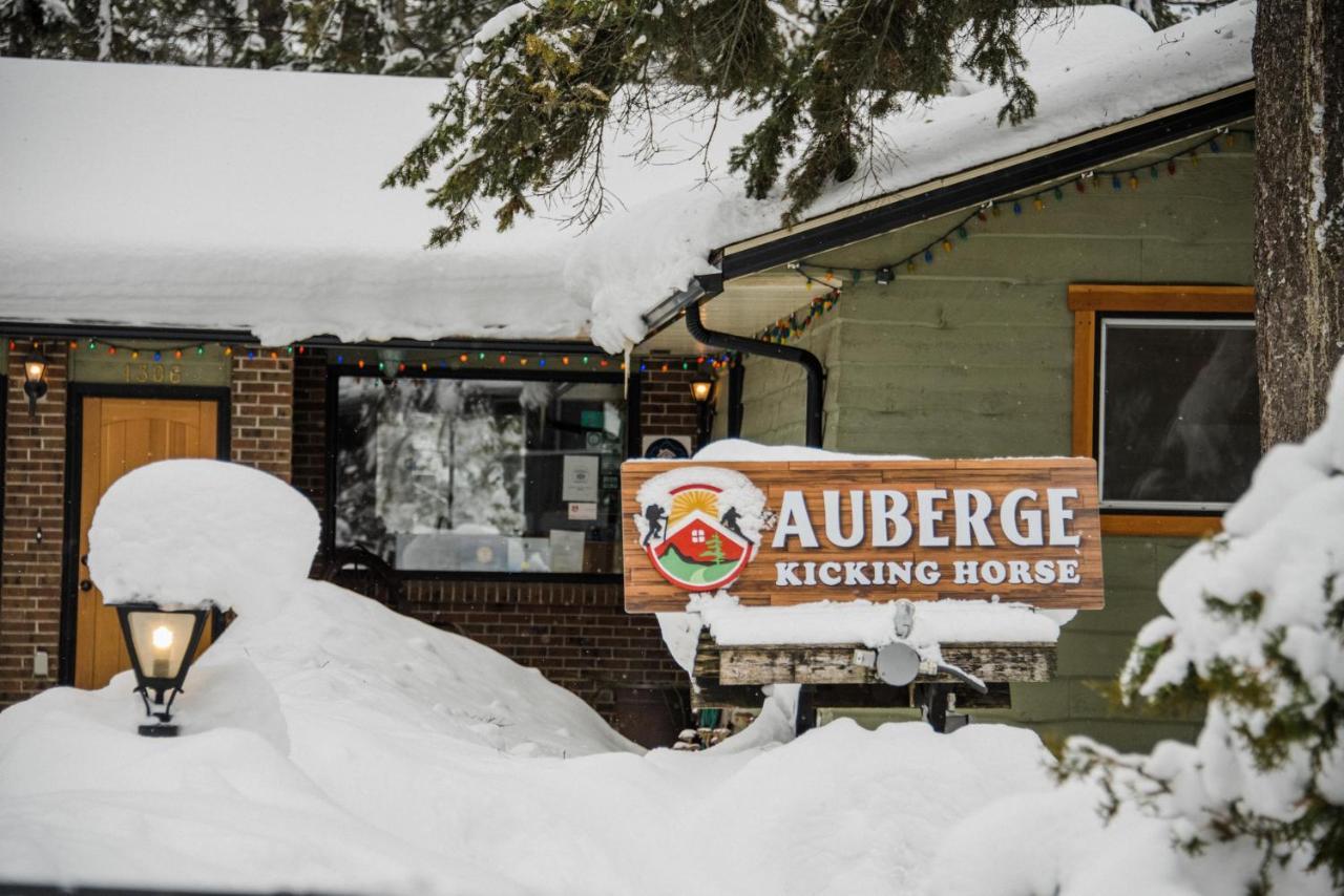 Auberge Kicking Horse Guest House Golden Exteriér fotografie