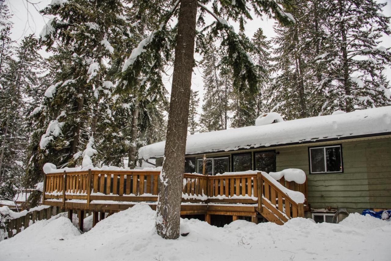 Auberge Kicking Horse Guest House Golden Exteriér fotografie