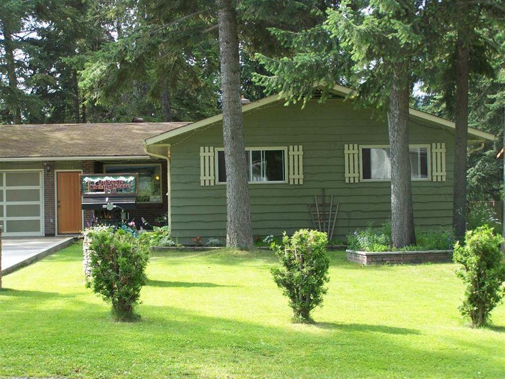 Auberge Kicking Horse Guest House Golden Exteriér fotografie